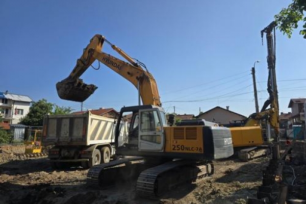 Първа копка на жилищна сграда „Явор”